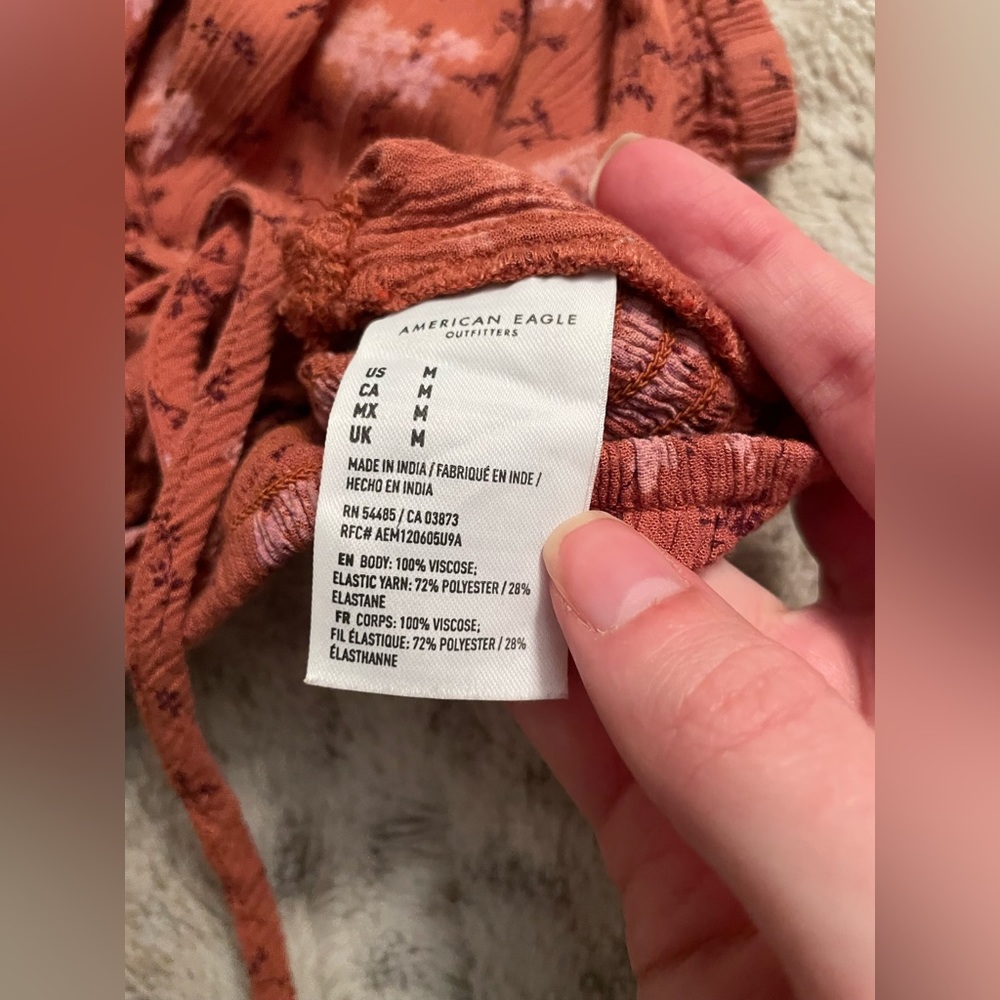 AEO Spiced Orange Floral Lace-Up Front Crop - Picture 7 of 10